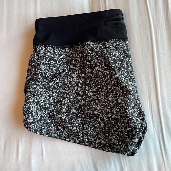 Lululemon Speed Short (4 way stretch 2 1/2”) - Picture 2 of 5
